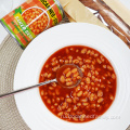 здоровая консервированная запеченная фасоль в томатном соусе